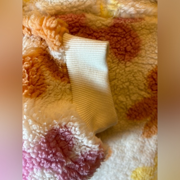 Women's Barbie Graphic Faux-Fur
Visit >
Jacket - Off-White M - Picture 2 of 6